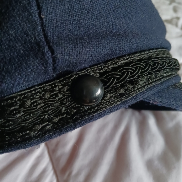 Military inspired hat - Picture 2 of 8